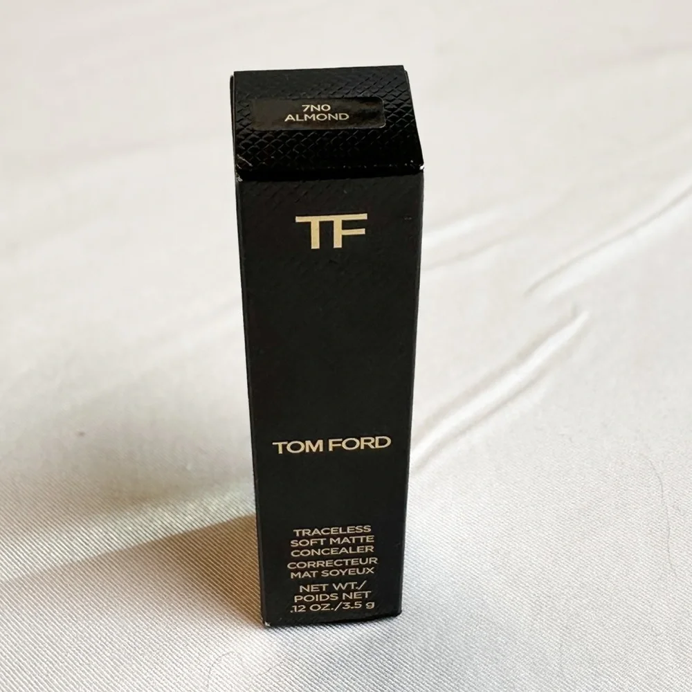 7N0 - TOM FORD Traceless Soft Matte Concealer in Color: 7N0 Almond 💜
